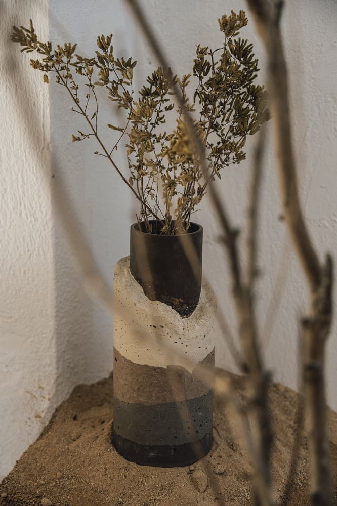 Urbi Et Orbi Strata Vase Lifestyle 1