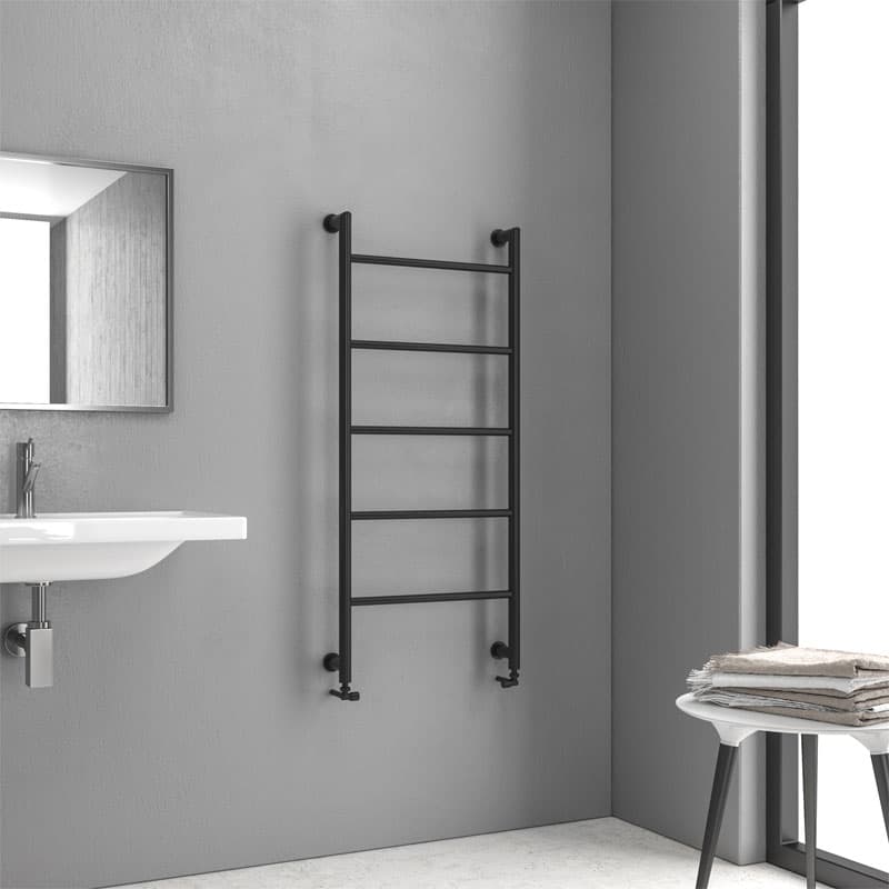 Θερμαινόμενη πετσετοκρεμάστρα Karag Design 6 9,3×56×120cm Ματ Μαύρο (νερού) 767Btu (χωρίς διακόπτες)
