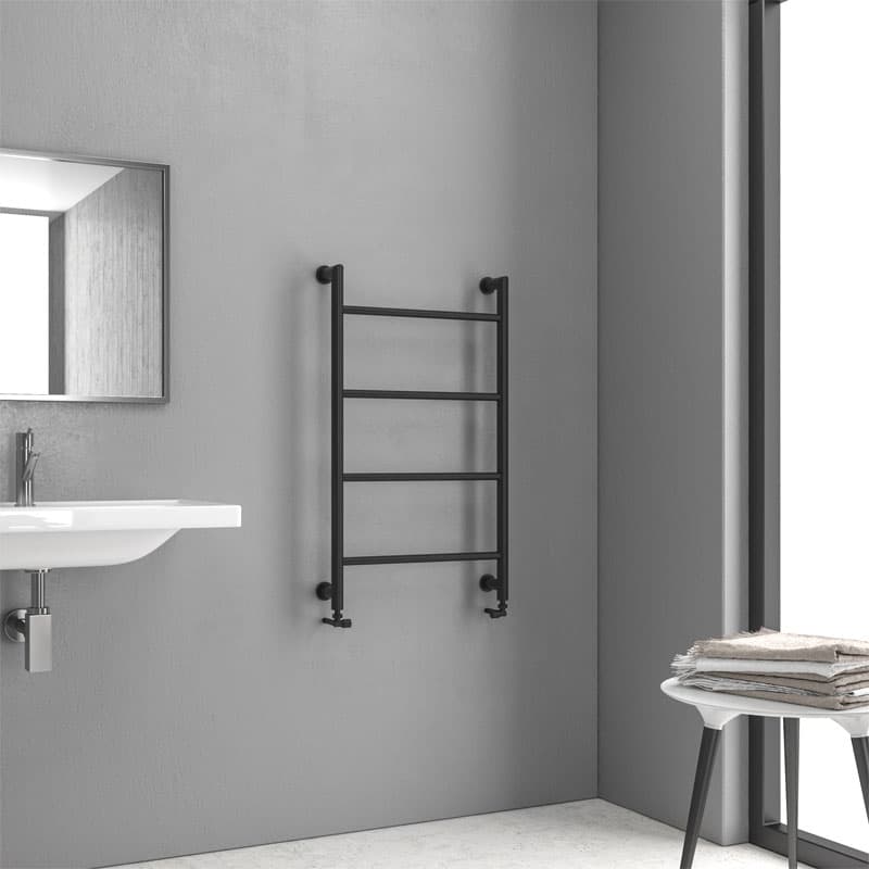 Θερμαινόμενη πετσετοκρεμάστρα Karag Design 6 9,3×56×90cm Ματ Μαύρο (νερού) 767Btu (χωρίς διακόπτες)