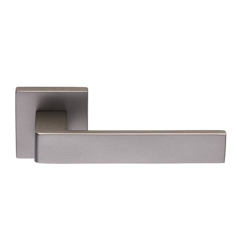 Πόμολα Πόρτας με Ροζέτα Zogometal 2032 Graphite Smoked