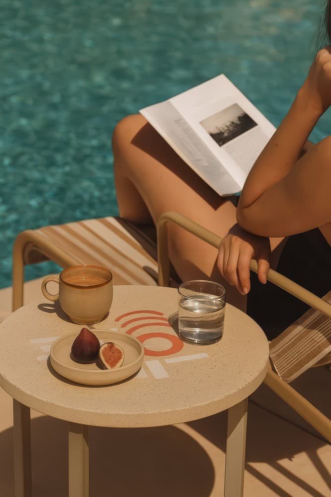 Urbi Et Orbi Legante Table Series Lifestyle 2
