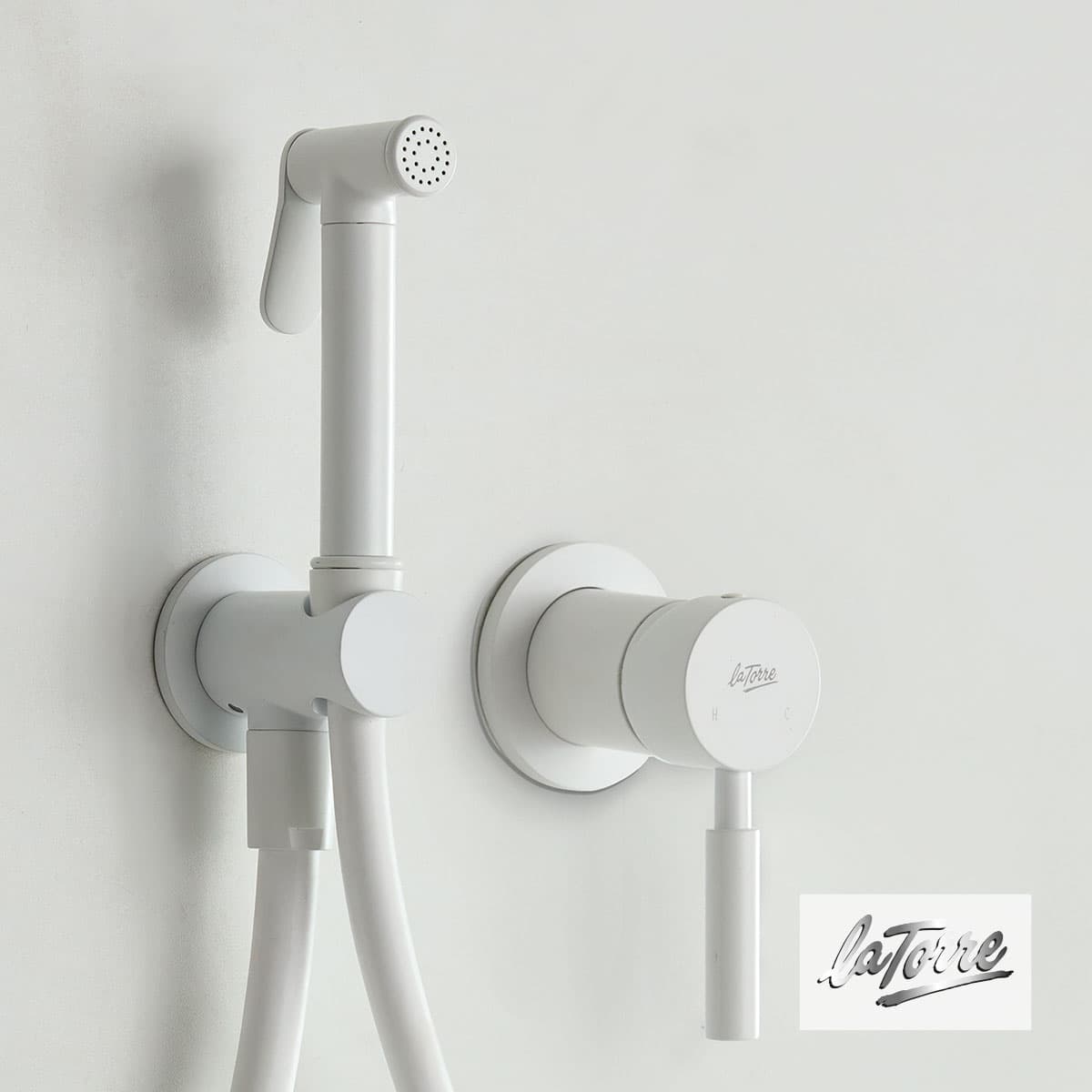 Μίκτης Εντοιχισμού με Ντουζάκι shut-off La Torre Flush mix 12211-300 Ματ Λευκό (ζεστό / κρύο)